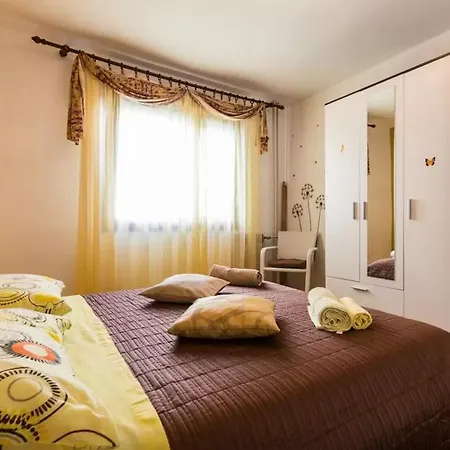 Apartment Maraska