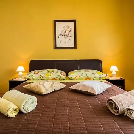 Maraska Apartment
