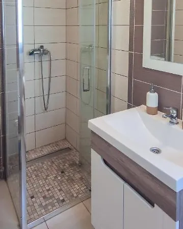 Apartment Maraska *